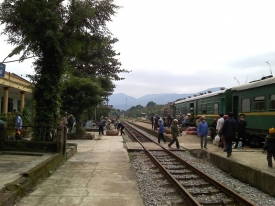 Đường ray ga Đồng Lê